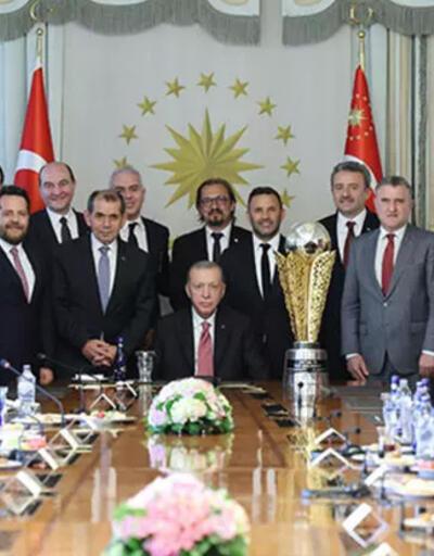 Cumhurbaşkanı Erdoğan, Süper Lig Şampiyonu Galatasarayı kabul etti