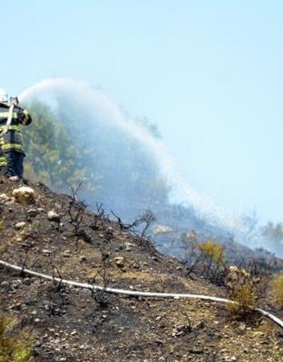 Manisada makilik yangını, 1 hektar küle döndü