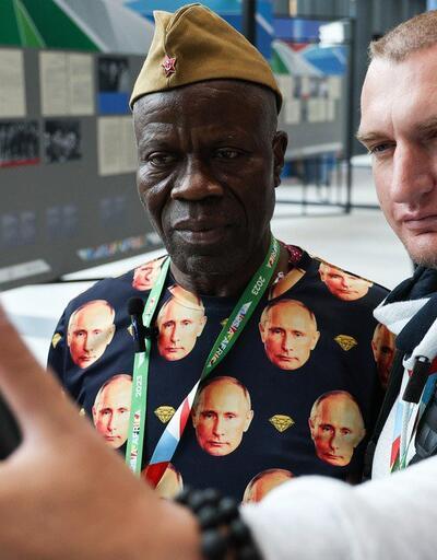 Afrikalı diplomattan Putinli gömlek