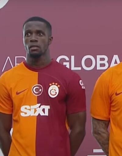 Galatasaray yeni transferlerine imza töreni düzenledi Icardi, Zaha, Bakambu taraftarı selamladı
