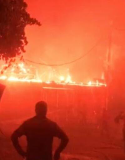 Çanakkalede orman yangını 9 köy boşaltıldı