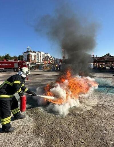 Yabancı öğrencilere yangın söndürme eğitimi