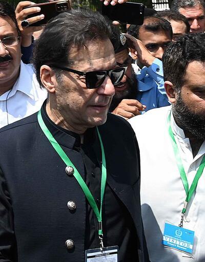 Pakistanın eski başbakanı İmran Hanın hapis cezası ertelendi