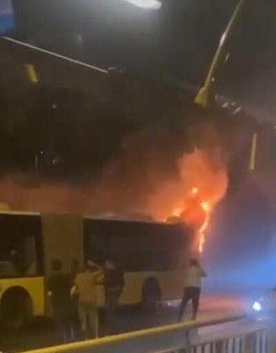 Küçükçekmecede İETT otobüsü alev alev yandı