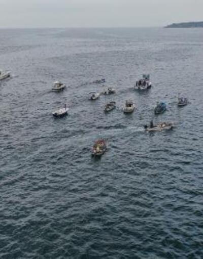 Darıca’da balıkçılar sezonun ilk avı için denize açıldı
