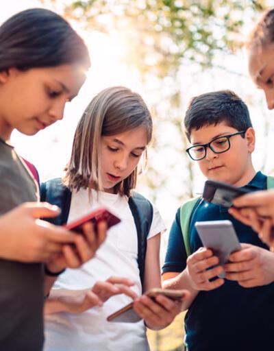 Okula cep telefonu getirmek yasaklandı mı 2023 MEBden okullarda cep telefonu kullanımı kararı