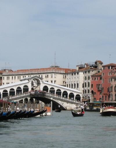 Venedik günübirlik ziyaretçilerden 5 Euro giriş ücreti alacak