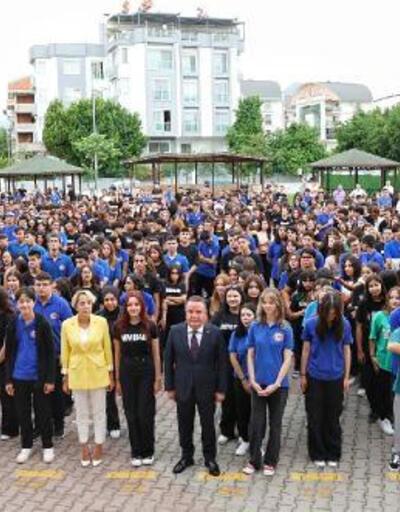 Başkan Böcek, yeni eğitim öğretim yılını öğrencilerle karşıladı