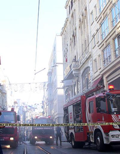 İstiklal Caddesinde 8 katlı iş merkezinde yangın