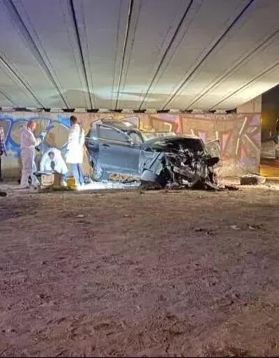 Bahçelievlerde korkunç kaza Otomobil duvara çarptı: 4 kişi hayatını kaybetti