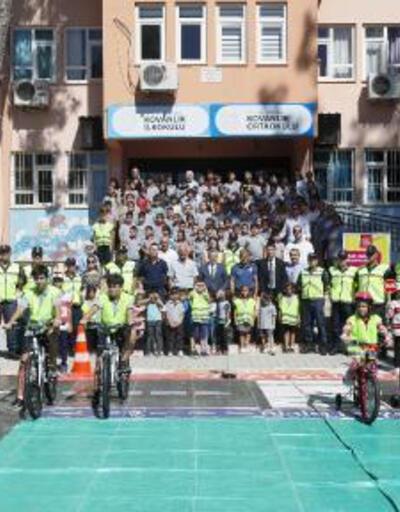 Türkiyenin ilk mobil bisiklet eğitim aracı Antalyada