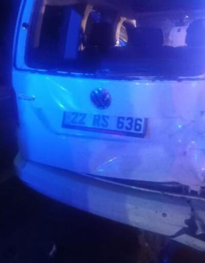 Edirne’de hafif ticari araç ile otomobil çarpıştı: 6 yaralı