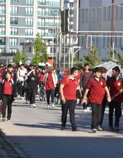 Sivas’ta okul önlerinde polis denetimi