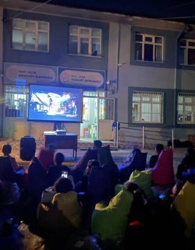 Tokat Gençlik Merkezinin Sinema Köyde Projesiyle kırsal kesimde çocuklara sinema keyfi