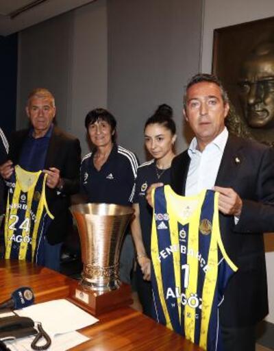 Fenerbahçe Kadın Basketbol Takımı, Süper Kupayı Ali Koç ve yöneticilere götürdü