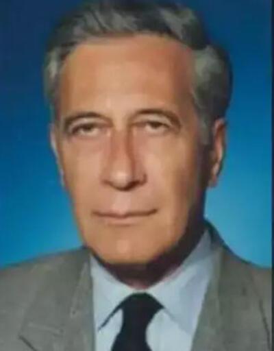 Emekli büyükelçi Ethem Kutlu Özgüvenç, hayatını kaybetti