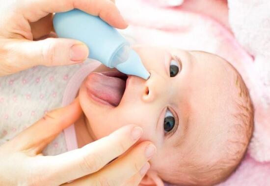 Bebeklerde burun tıkanıklığına ne iyi gelir? Bebeklerde burun tıkanıklığı nasıl geçer? Burun tıkanıklığına iyi gelen şeyler