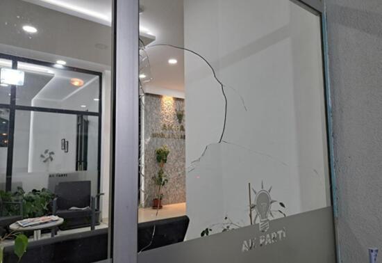 AK Parti Muğla il binasına taşlı saldırı