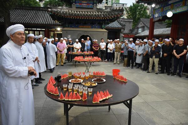Çin'de ilk iftar yapıldı