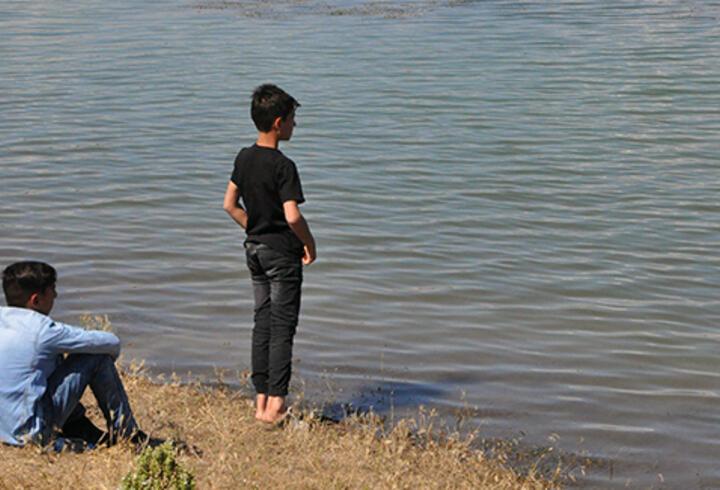 Suriyeli çocuk serinlemek için girdiği gölette boğuldu