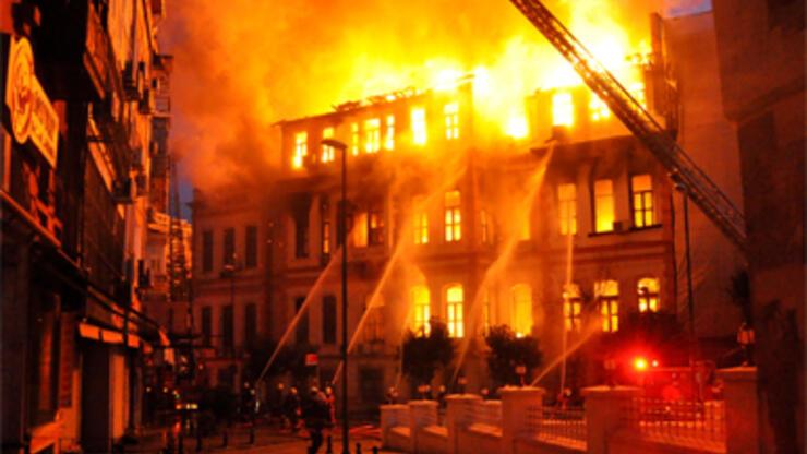 İstanbul İl Milli Eğitim Müdürlüğü'nde yangın