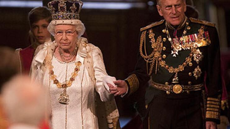İngiltere'de Kraliçe'den tarihi adım