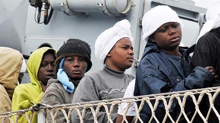 Türk gemisinin kurtardığı göçmenler İtalya'da