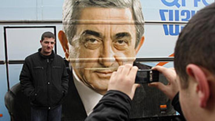 Cumhurbaşkanı Gül Sarkisyan'ı kutladı