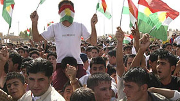 Iraklı Kürtler tezkereyi protesto etti