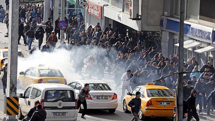 Ankara ve İzmir'deki "Berkin" eylemlerine sert müdahale