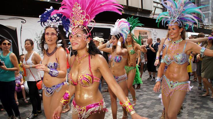 Kopenhag'daki karnaval Rio'yu aratmadı