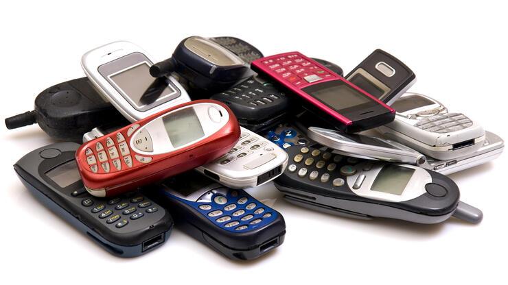 İsveçliler'in evinde 2 milyon eski cep telefonu var