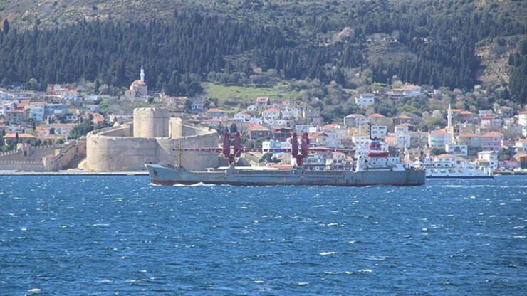 Rus gemisi olağanüstü önlemlerle Boğaz'dan geçti