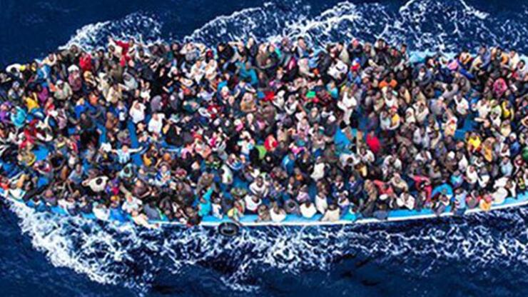 Akdeniz'de göçmen faciası: 80 kayıp