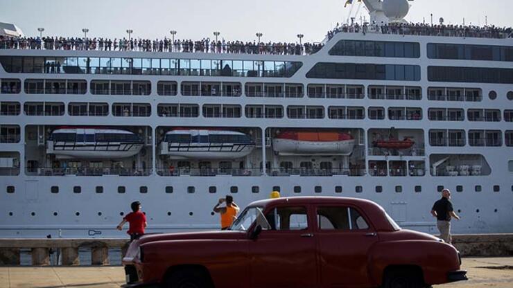 Küba'ya 40 yıl sonra ABD yolcu gemisi geldi