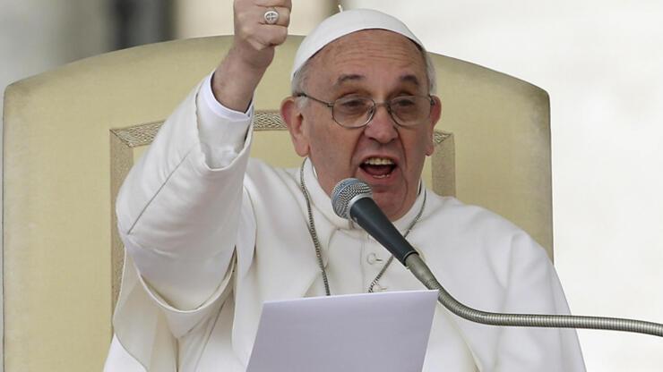 Papa Hristiyanlara sert çıktı: “Mumyalar, serseriler, paganlar”
