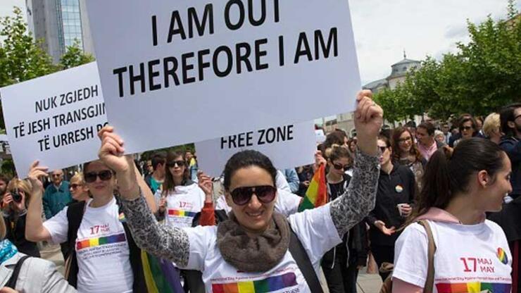 Cumhurbaşkanı LGBTİ yürüyüşüne katıldı