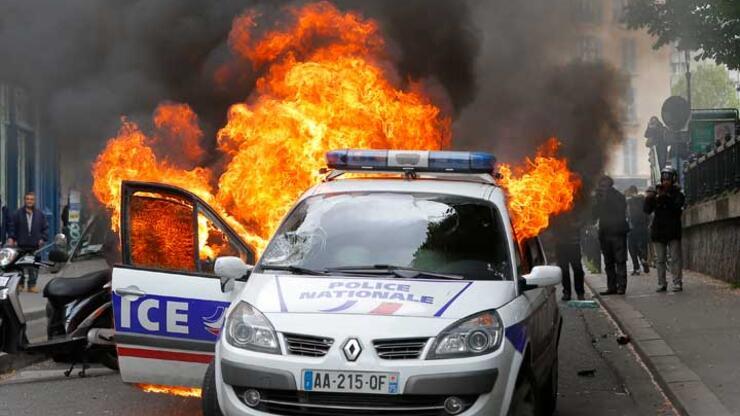Paris'te çalışma yasasını protesto edenlere polis müdahale etti