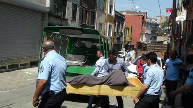 Beyoğlu'nda bina merdivenlerinde ceset bulundu