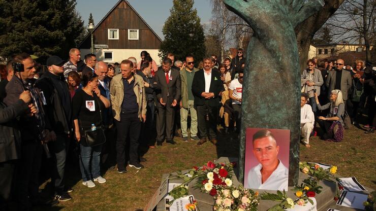 Almanya'da öldürülen Burak Bektaş için anıt