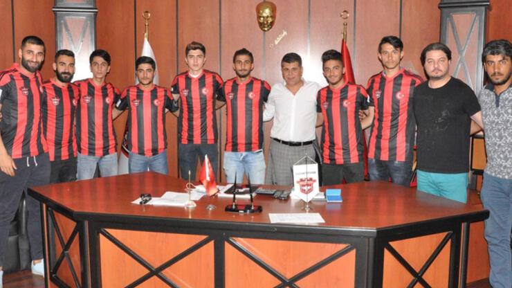 Gaziantepspor 9 futbolcusuyla sözleşme yeniledi