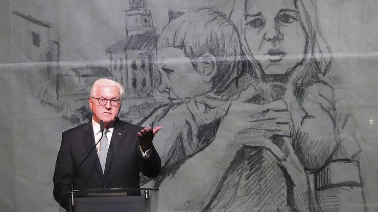 Almanya Cumhurbaşkanı Polonya'da özür diledi