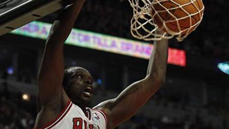 Loul Deng, Chicago Bulls formasıyla emekliye ayrıldı