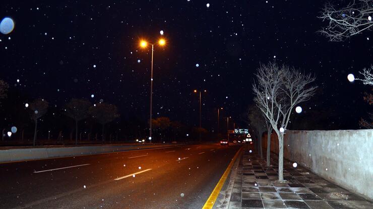 Ankara'da mevsimin ilk karı yağdı