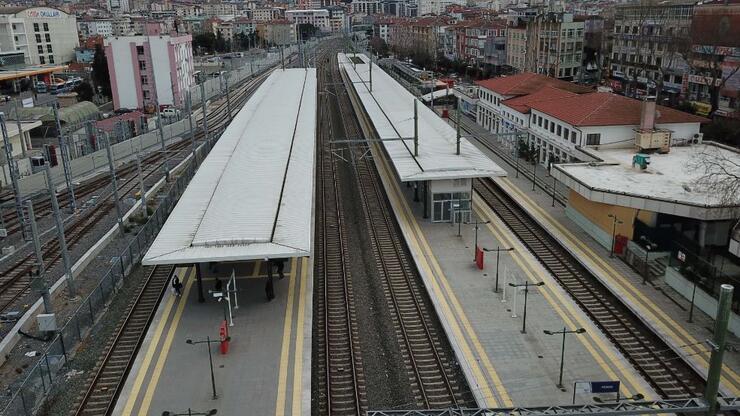 Marmaray istasyonları boş kaldı