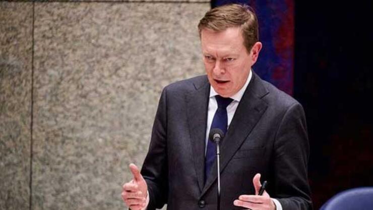 Hollanda'da Sağlık Bakanı istifa etti 