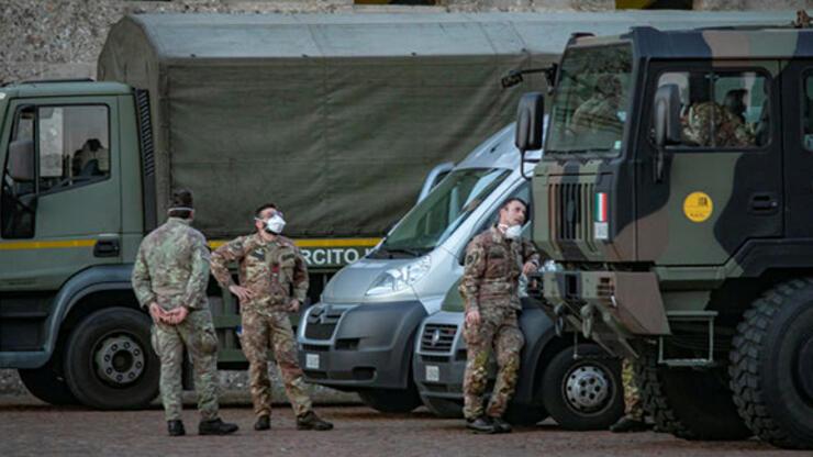 Türk yazar İtalya'daki son durumu anlattı: Cenazeler askeri kamyonlarla taşınıyor