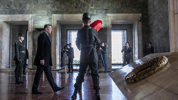 Milli Eğitim Bakanı Ziya Selçuk, Anıtkabir'i ziyaret etti