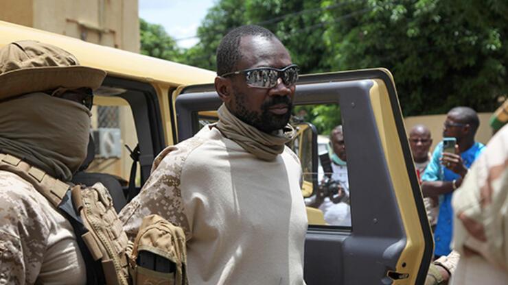 Son dakika... Mali'de askeri cuntanın lideri Goita, cumhurbaşkanı ilan edildi
