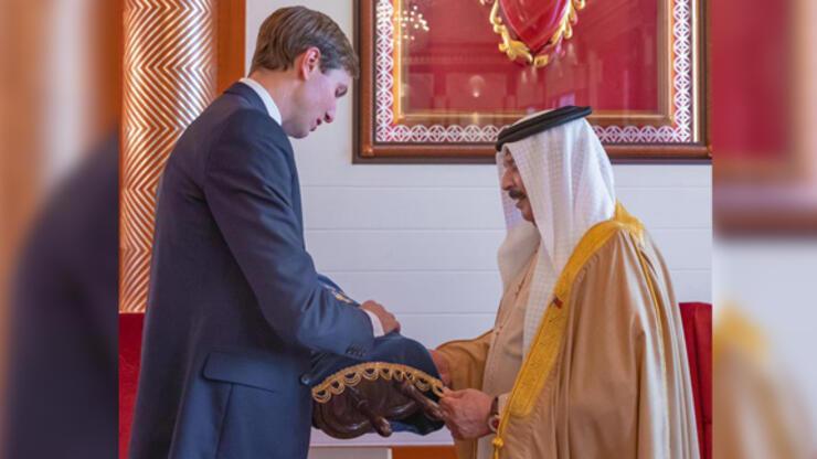 Son dakika... Trump'ın damadı Kushner, Bahreyn Kralı'na Tevrat hediye etti